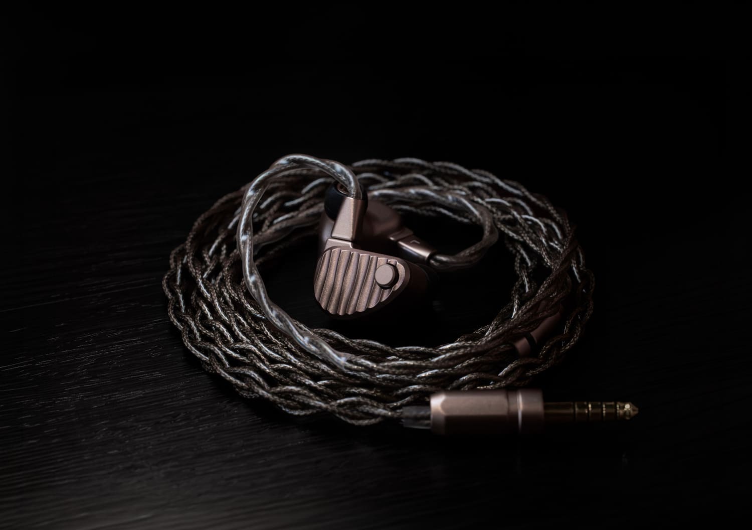 64 Audio Ocean monitor intraauricular universal cu șase drivere, reglabil