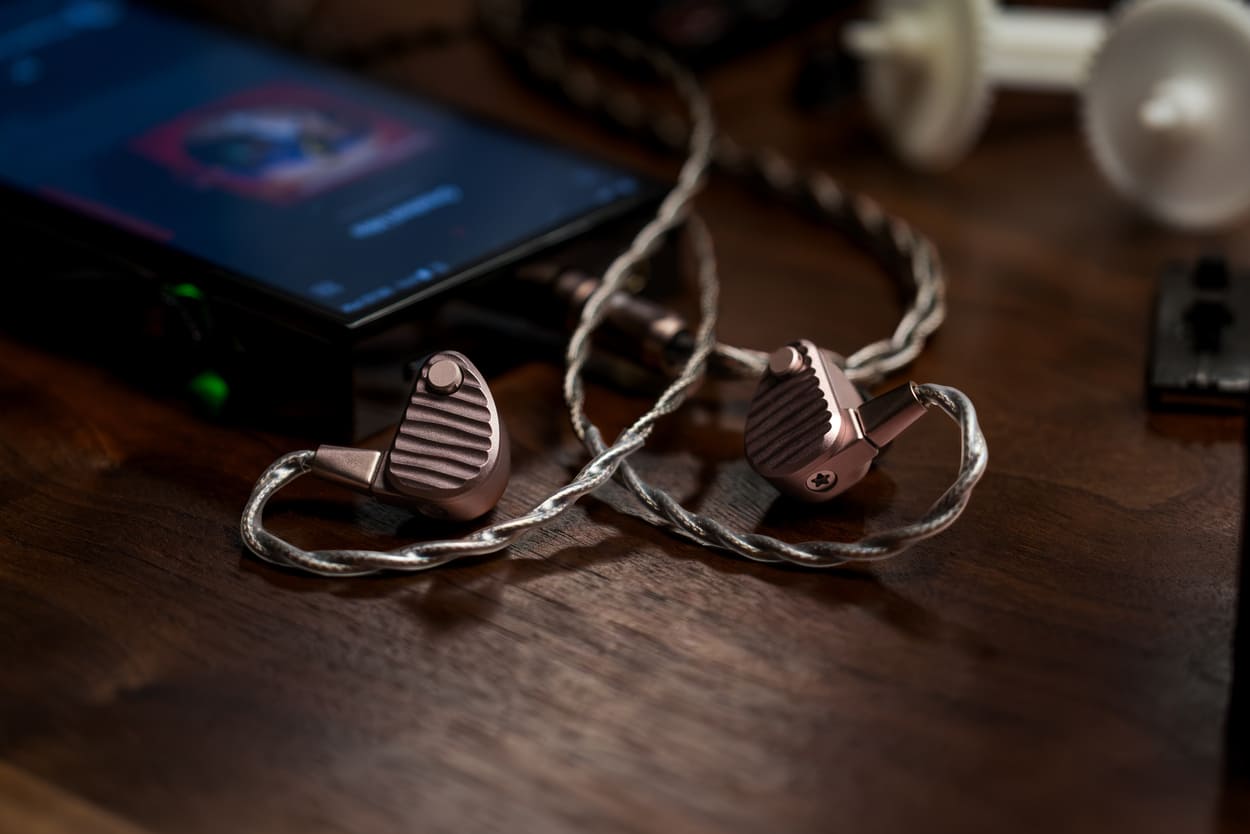 64 Audio Ocean cu conexiune simetrică de 4,4 mm