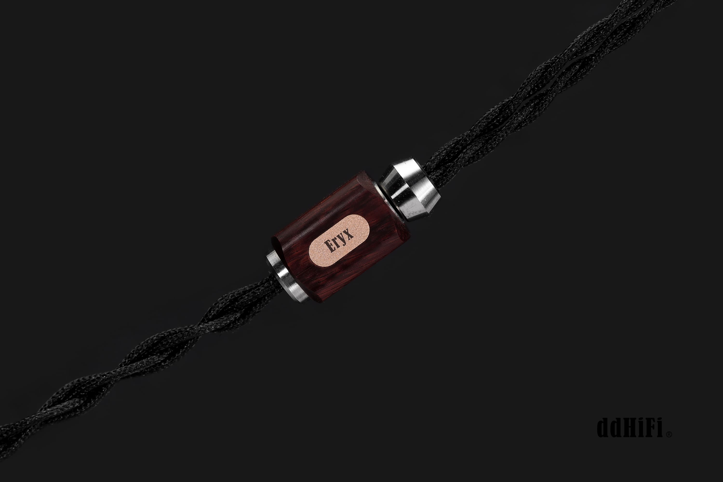 ddHiFi BC130C Eryx cablu IEM premium pe fundal negru