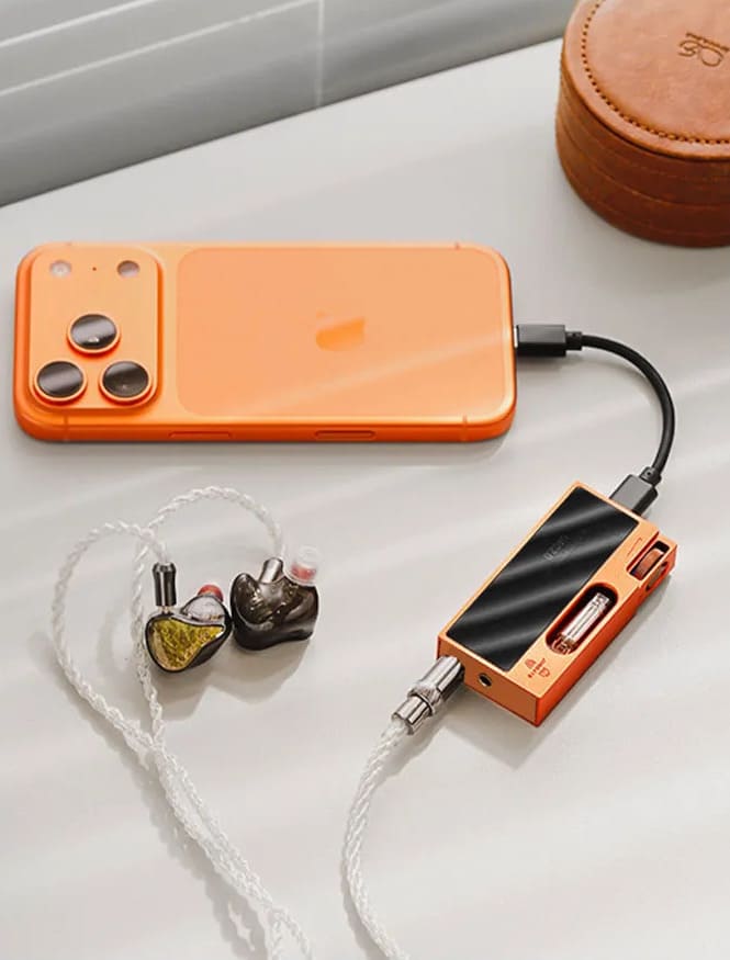 Shanling UA7 conectat la telefon și căști